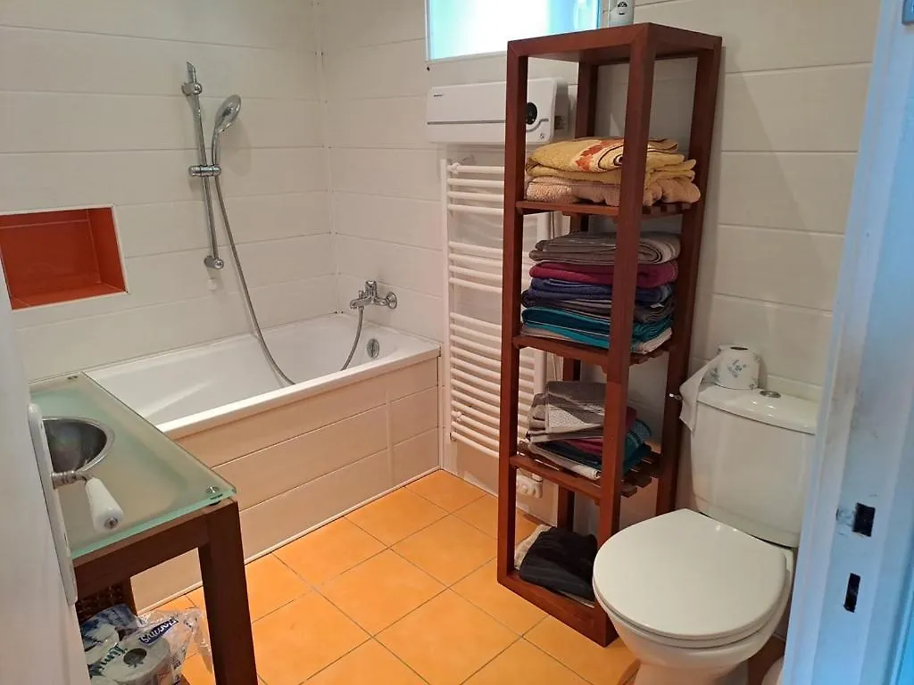 Apartment Longere En Pleine Nature Runan France